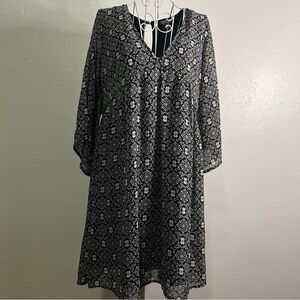 Eyeshadow fully lined black/white tunic top, Size L. EUC.